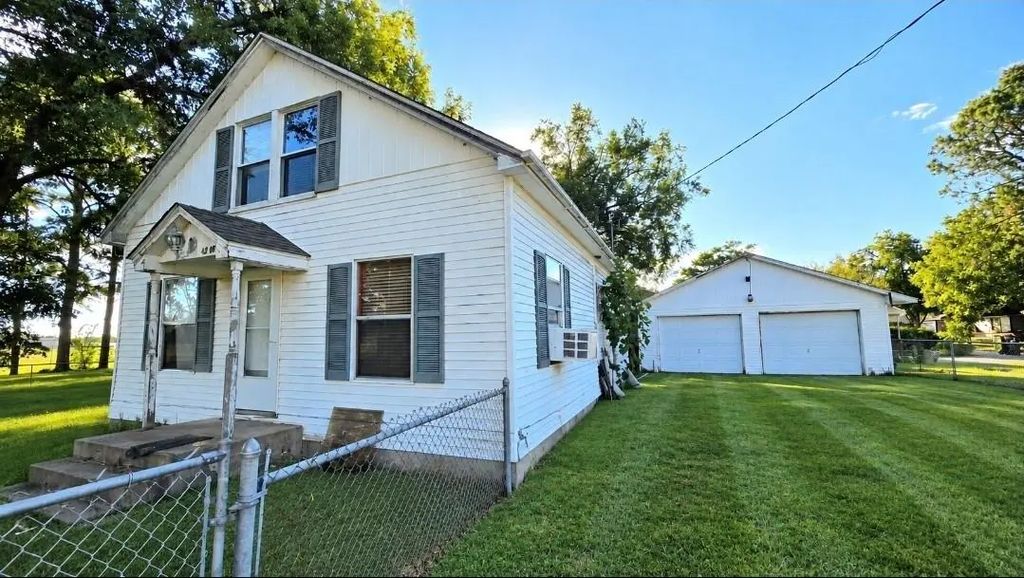 4206 Sycamore Avenue, Bay City