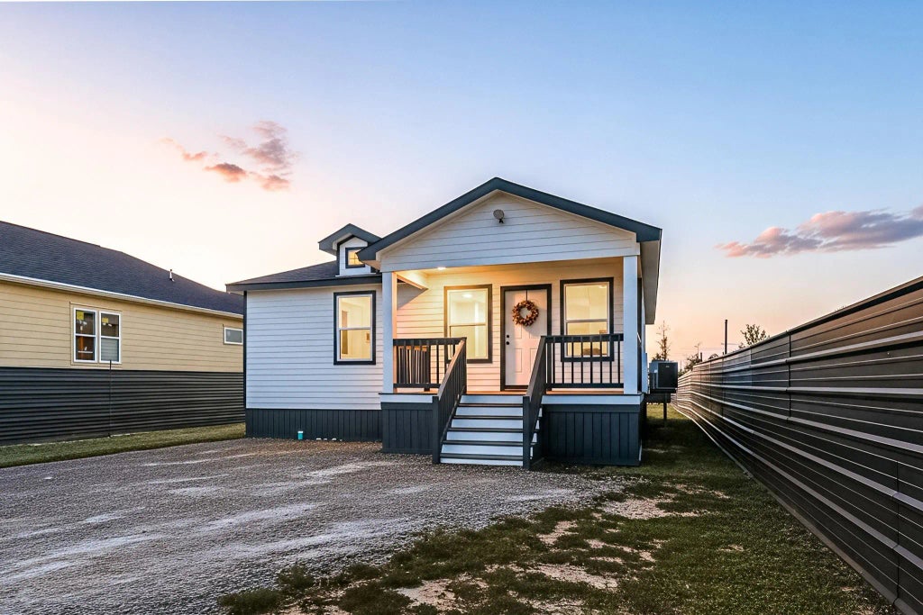 639 Road 5704, Cleveland