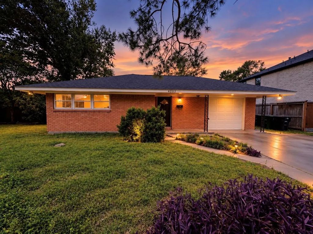 7905 Turquoise Lane, Houston