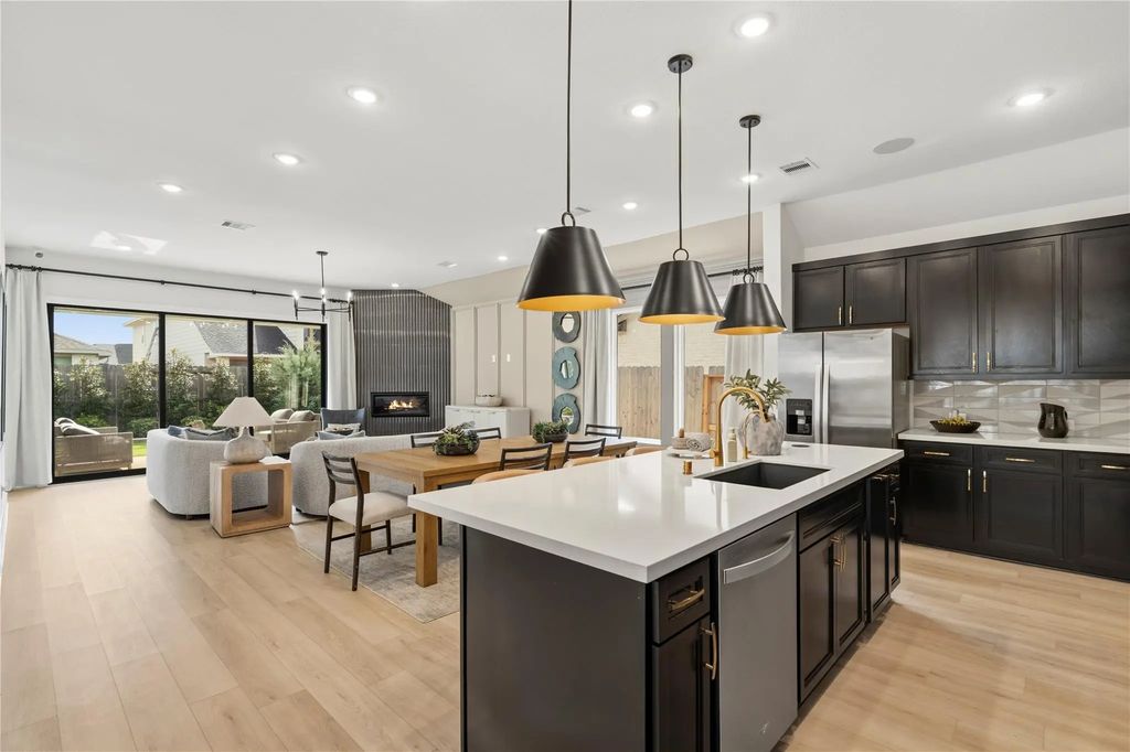 8618 Gleaming Village Way, Richmond
