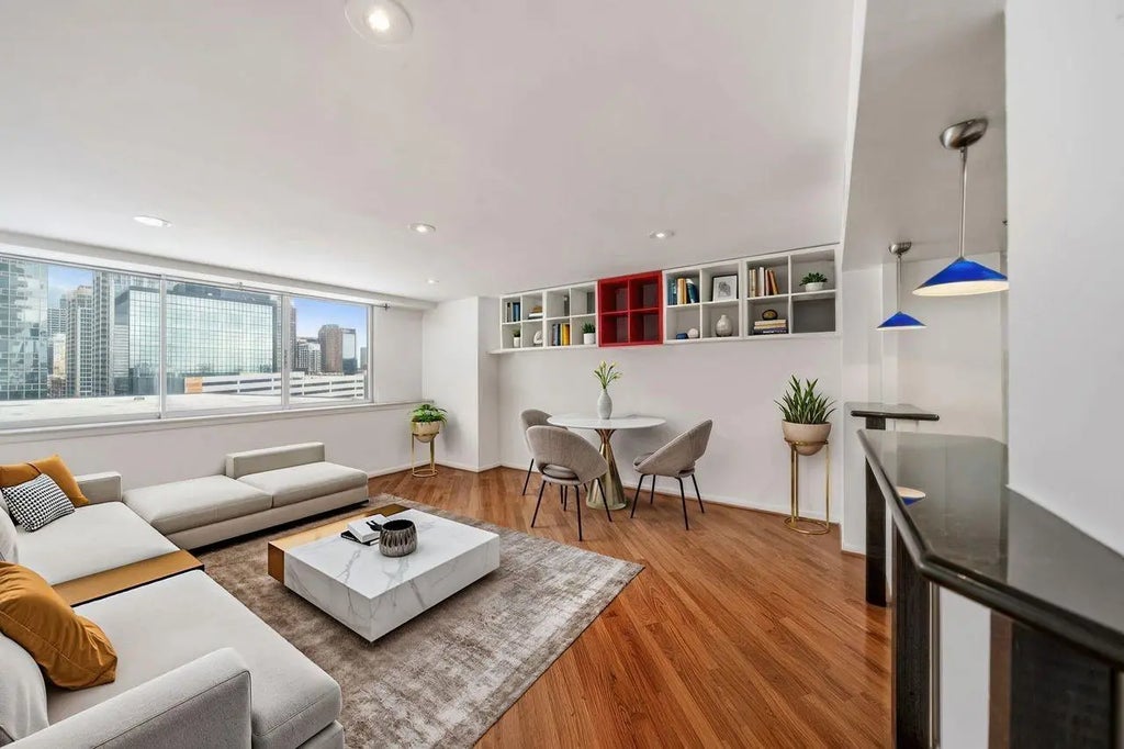 2016 Main Street 701, Houston