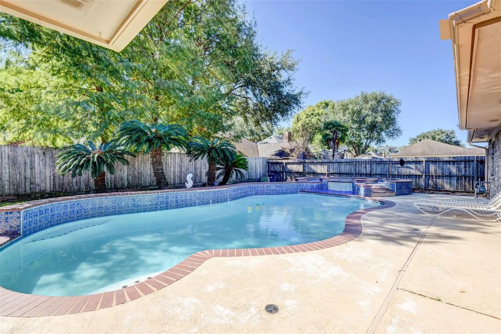 6502 Inverness Way, Pasadena