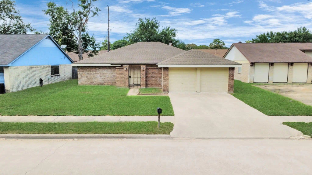 13610 Piney Oaks Drive, Houston