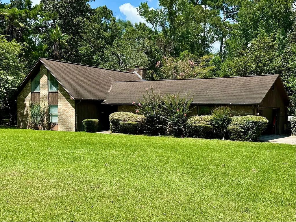 180 Laurie Lane, Silsbee
