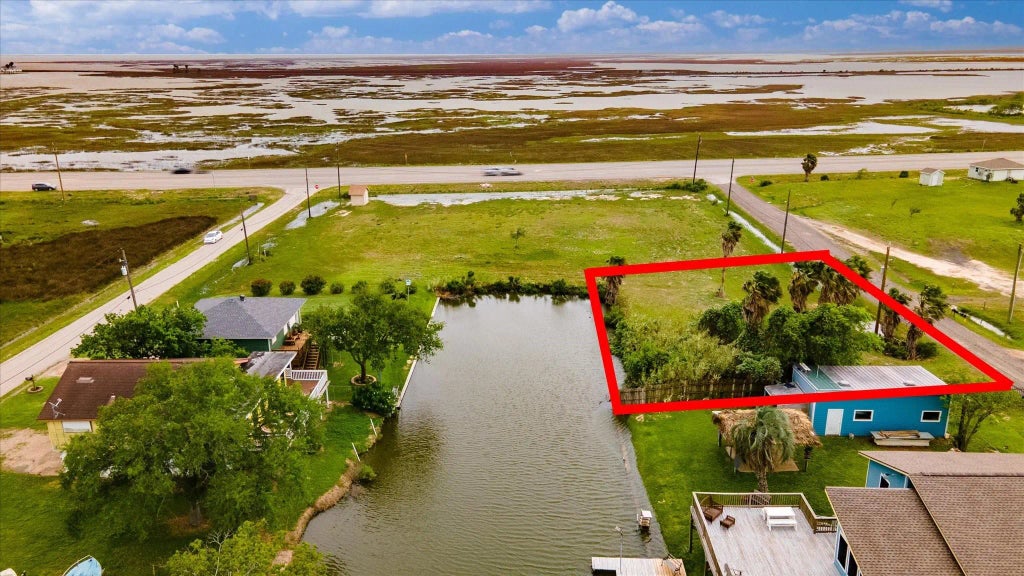 41&42 Beau Rue, Hitchcock