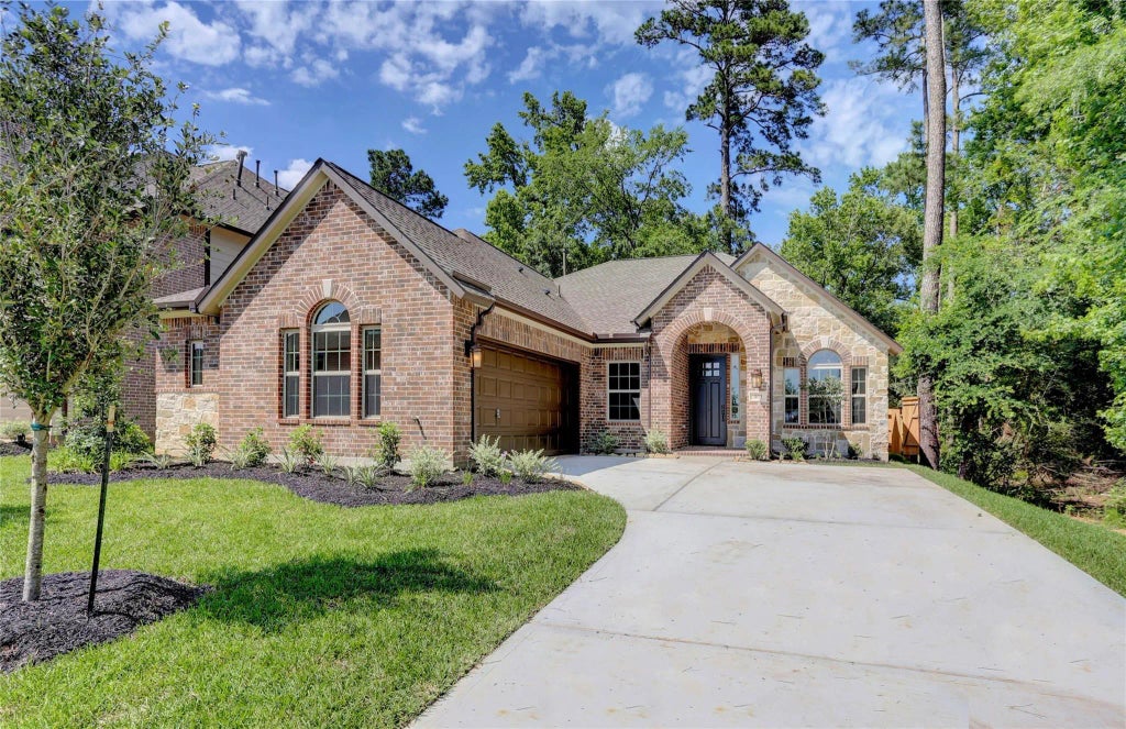 403 Black Walnut Drive, Conroe