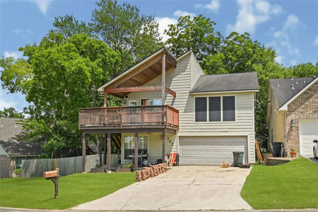 107 Harbour Town Lane, Conroe