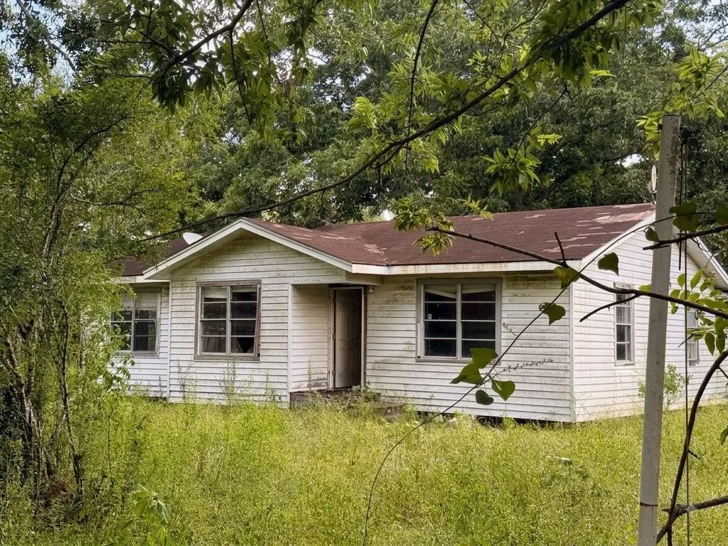 174 Bailey Road, Angleton