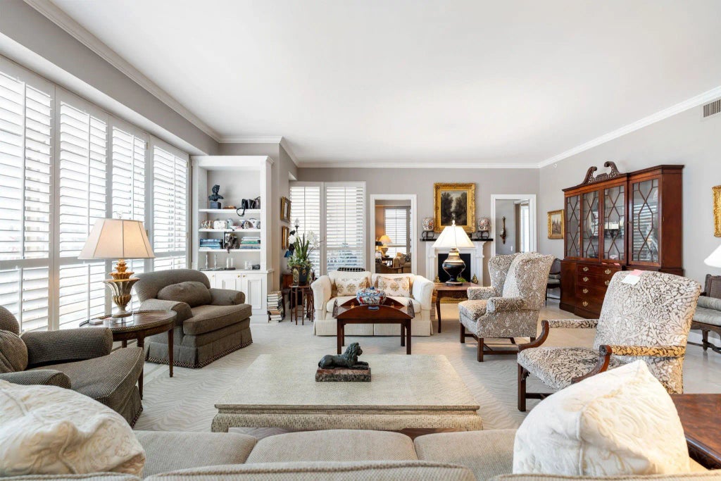 1100 Uptown Park Boulevard 23, Houston