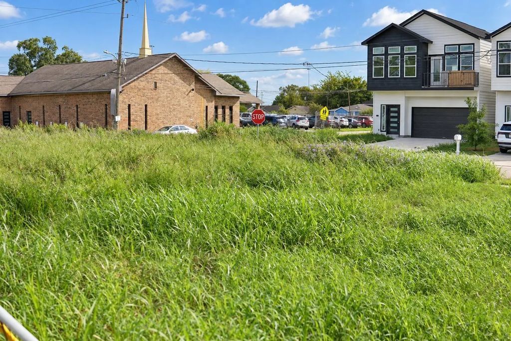 4436 Noble And 0 Dan Streets, Houston