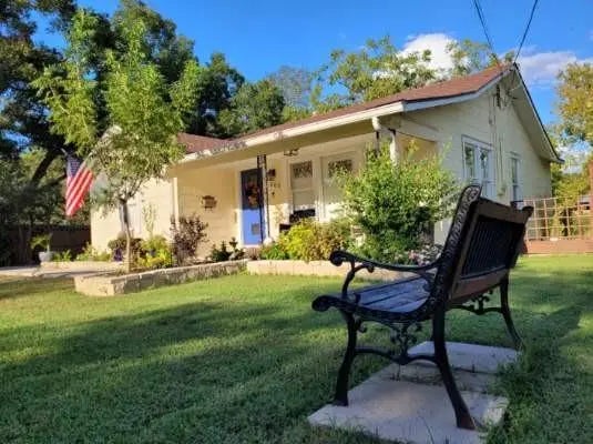 905 Clinton Street, Brenham