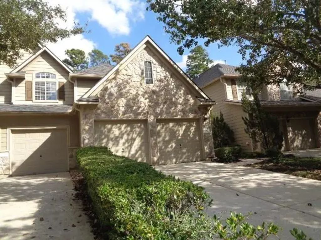 90 N Valley Oaks Circle, The Woodlands
