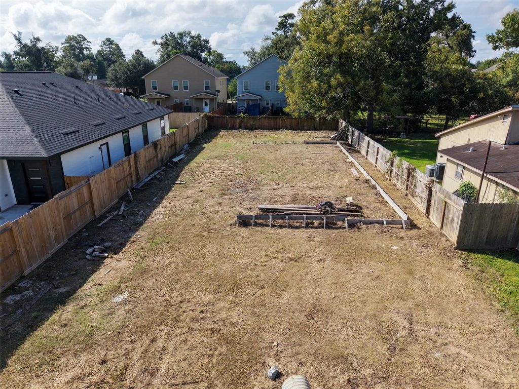 8214 Locksley Road, Houston
