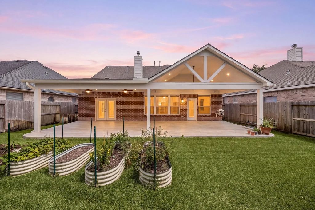 4526 Countrypines Drive, Spring