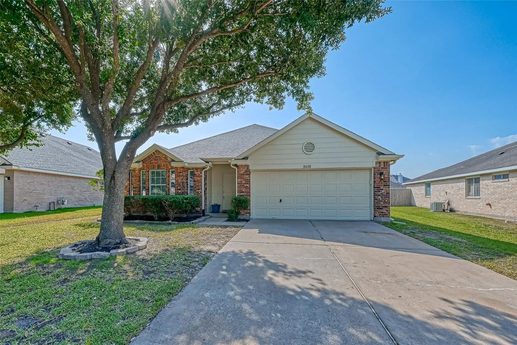 8418 Woodland Knoll Lane, Cypress