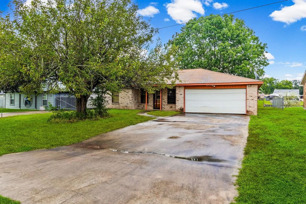 210 Kathy Lane, Livingston