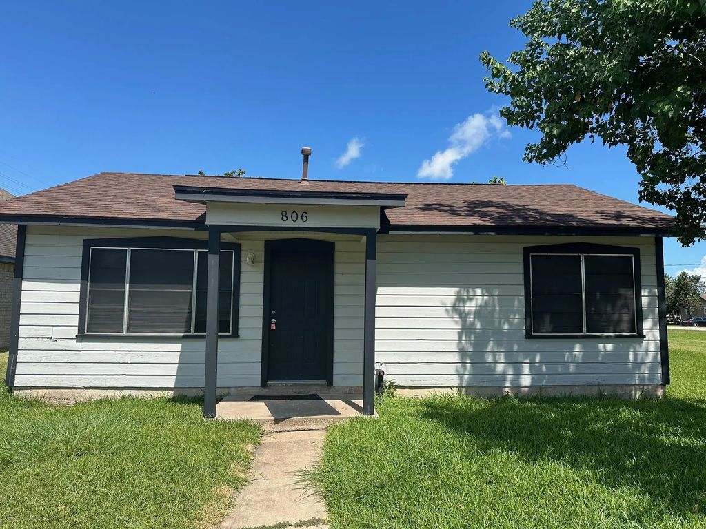 806 N Avenue B, Freeport