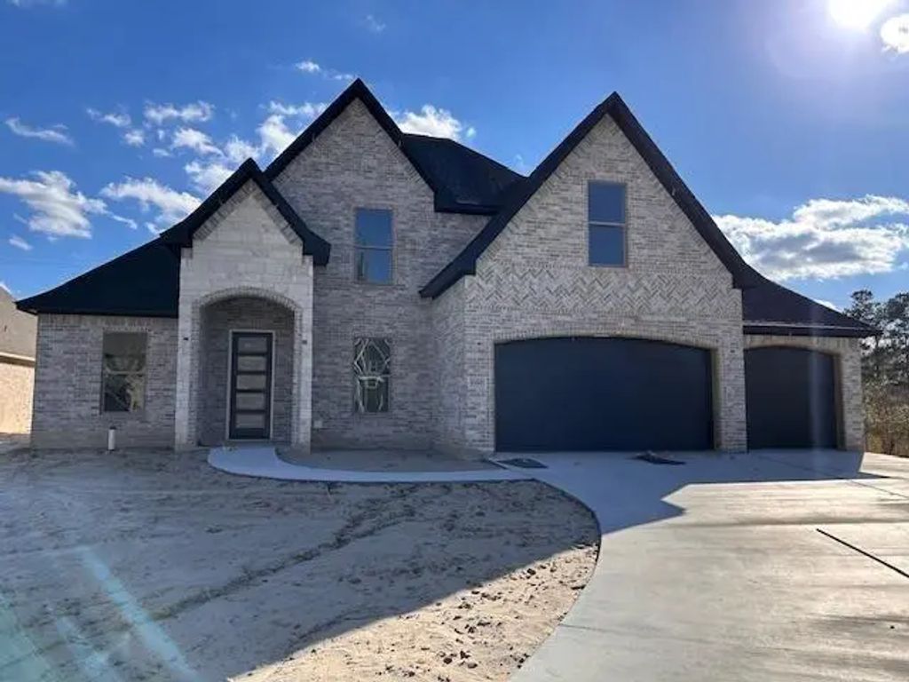 1315 Natasha's Way, Lumberton