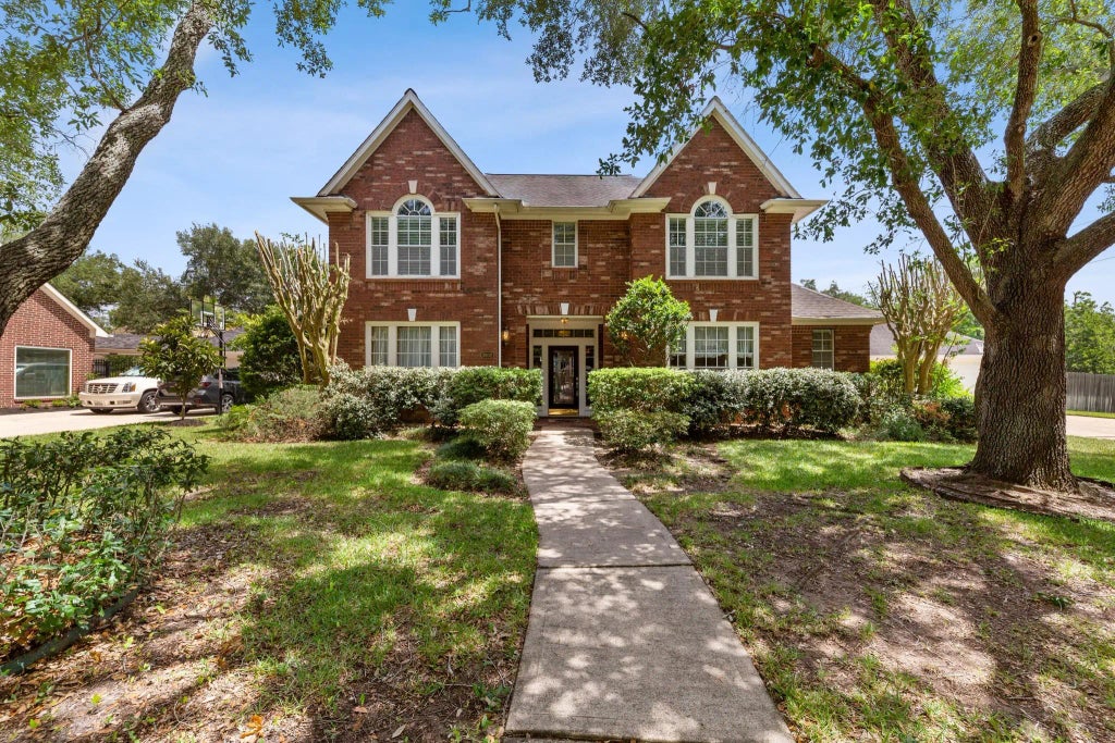3902 Misty Morn Lane, Sugar Land