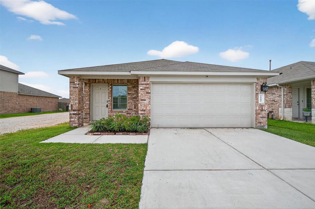 16600 Lonely Pines Drive, Conroe