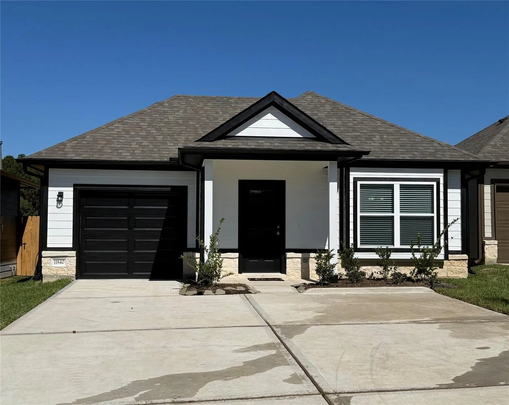 11840 E Gate Drive, Willis