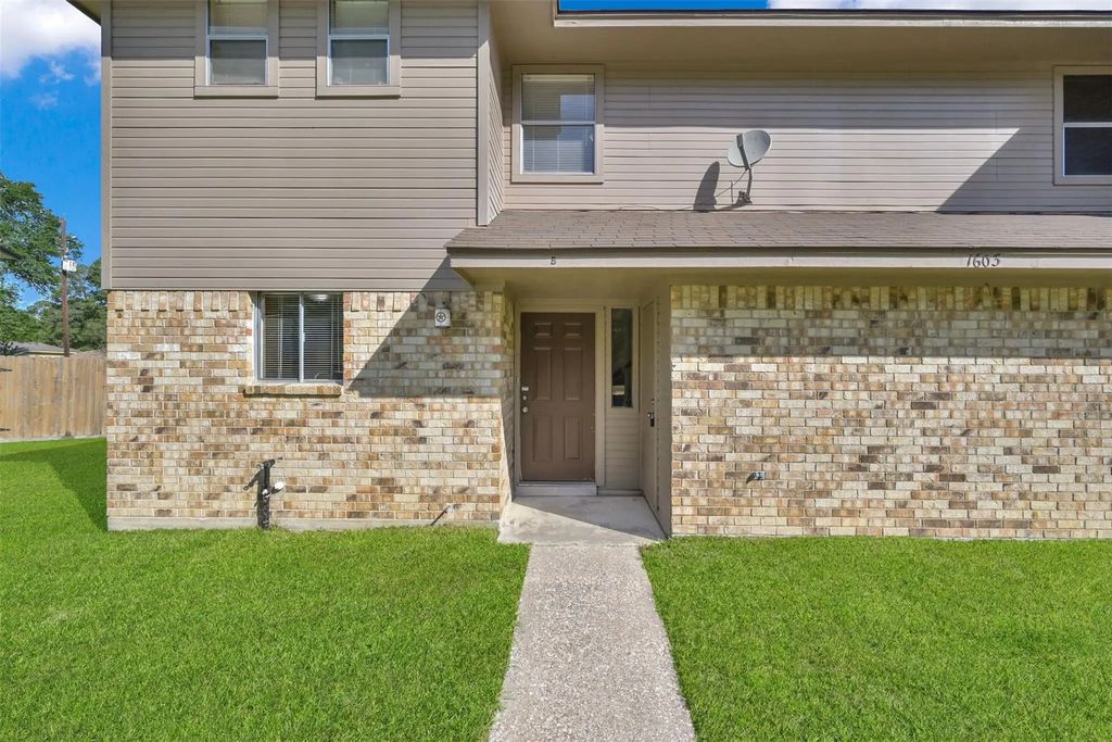1603 Hazelwood Street Street B, Conroe