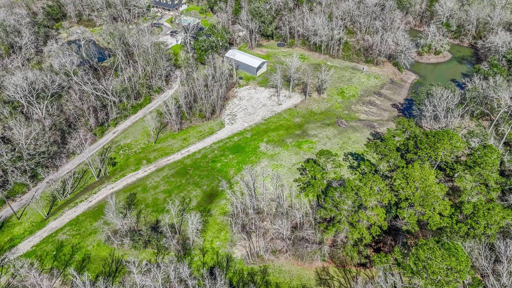 314 County Road 904, Alvin