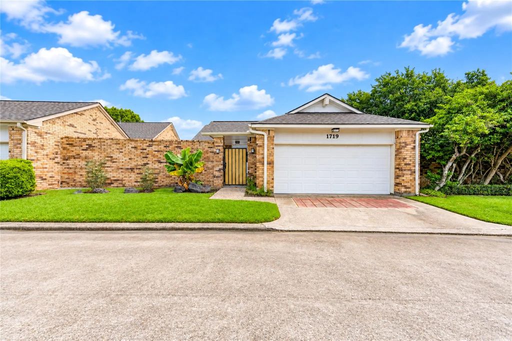 1719 Sullins Way, Houston