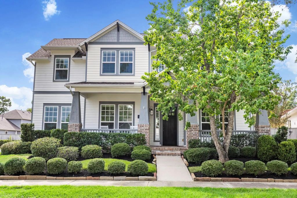 11 W Sawyer Ridge Drive, The Woodlands