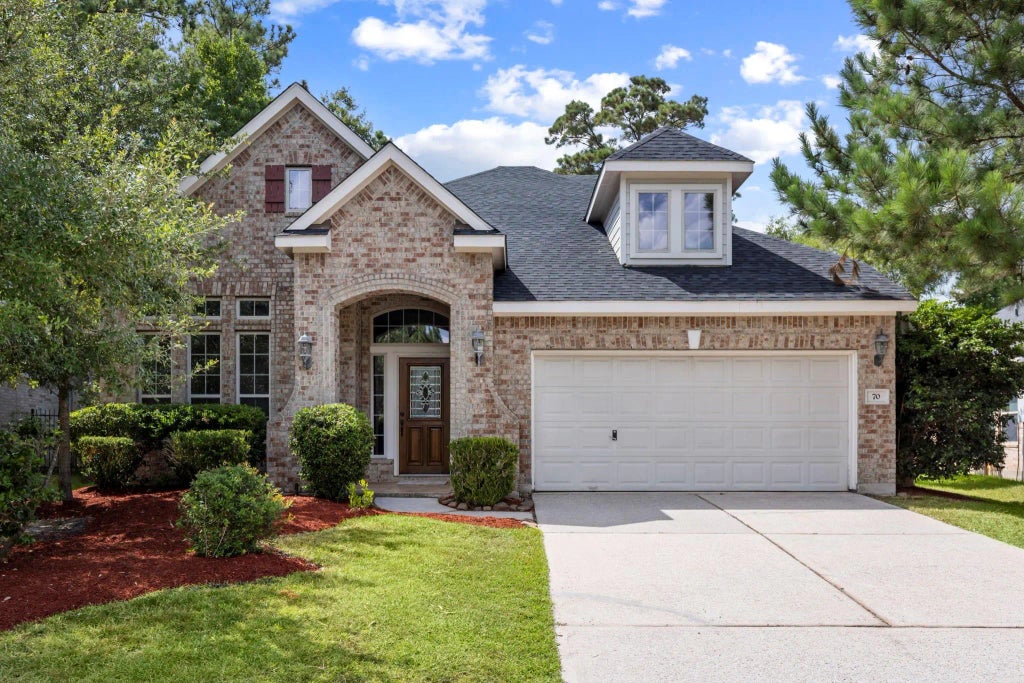 70 N Rocky Point Circle, The Woodlands