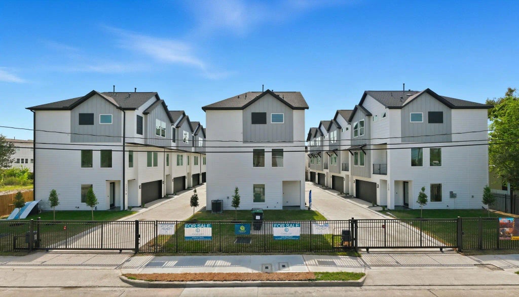 7725 Hammerly Boulevard, Houston