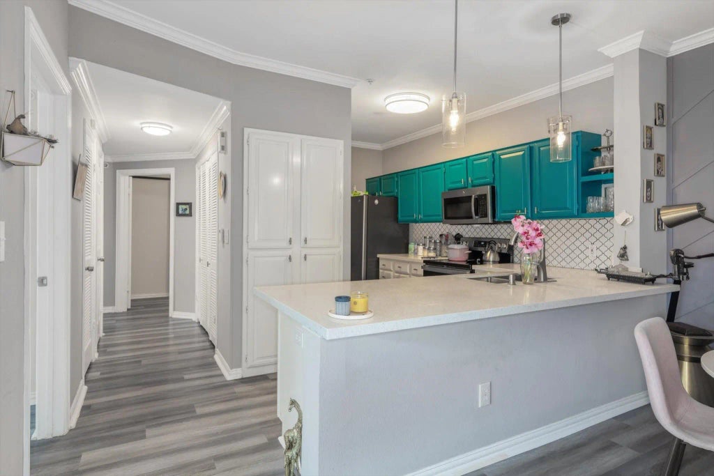 2111 Welch Street B201, Houston