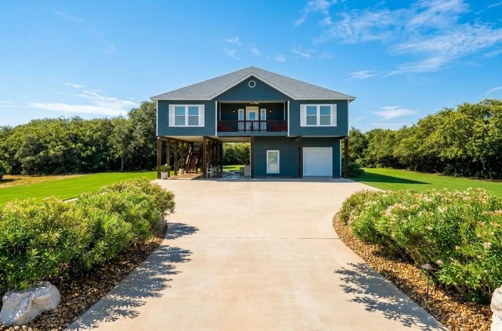 336 Bayside Drive, Seadrift