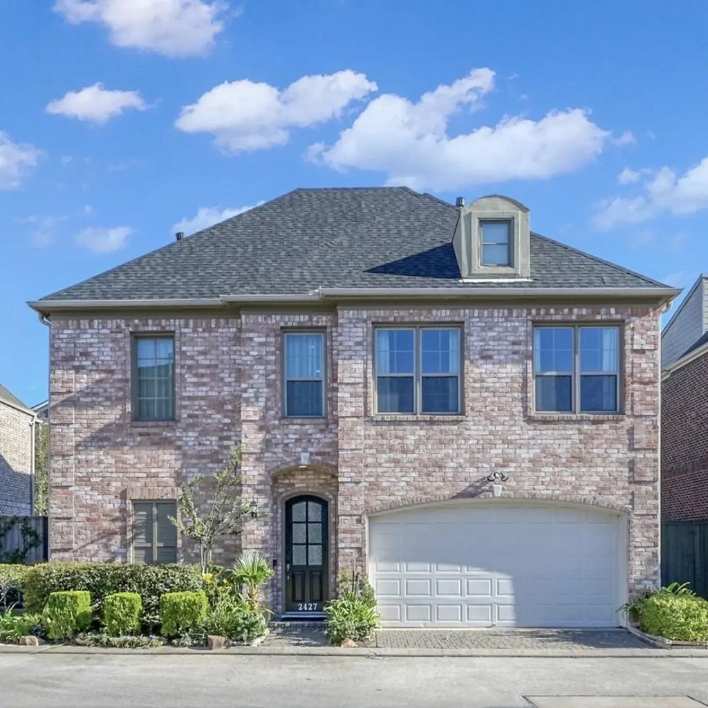 2427 N Mystic Meadow, Houston