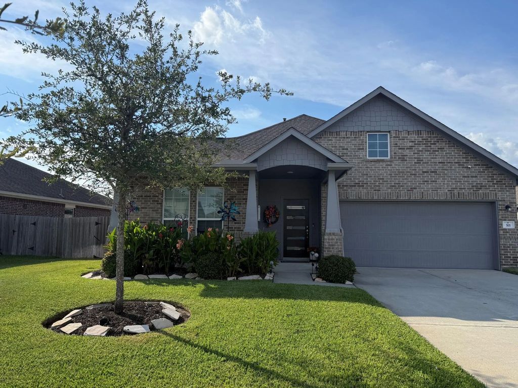 311 Shiraz Drive, Alvin