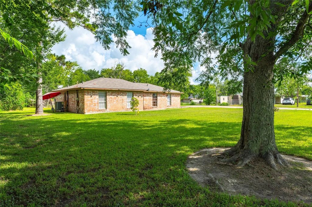1857 County Road 99, Alvin