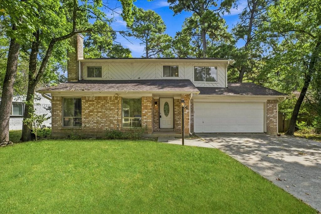 44 S Waxberry Road, The Woodlands
