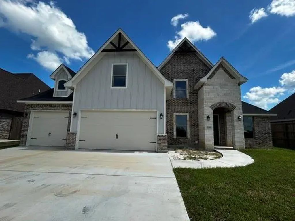 1310 Natasha's Way, Lumberton