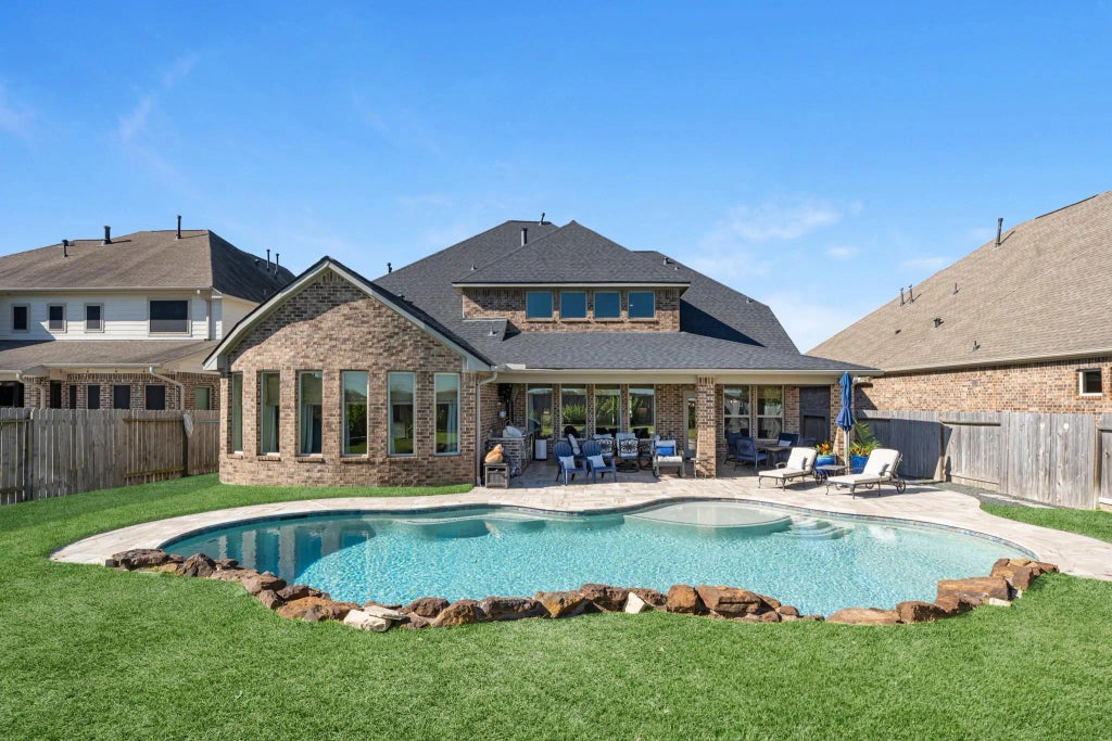 1429 Talco Garden Court, League City