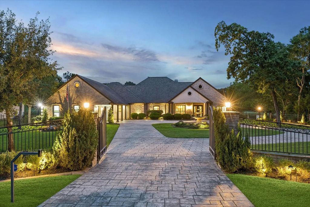 9426 Deer Path Lane, Magnolia