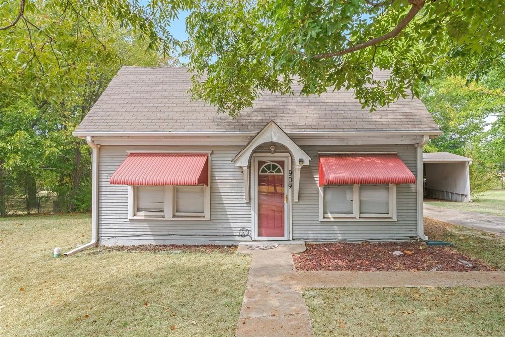 909 N Naid Street, Grand Saline