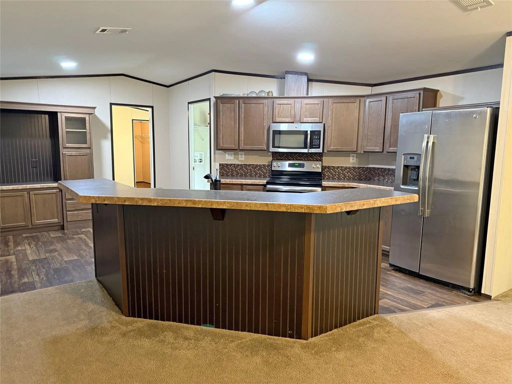 291 Leaning Oak Drive, Point Blank