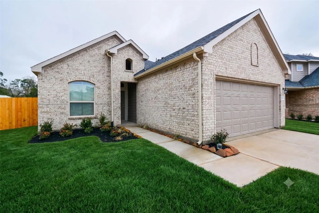 27326 Grey Fox Run, Magnolia