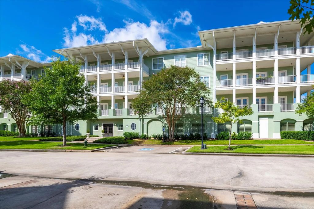161 W Breezy Way 5c, The Woodlands