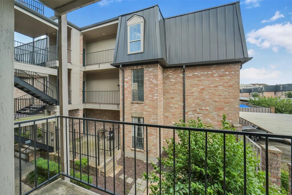 2400 N Braeswood Boulevard 213, Houston