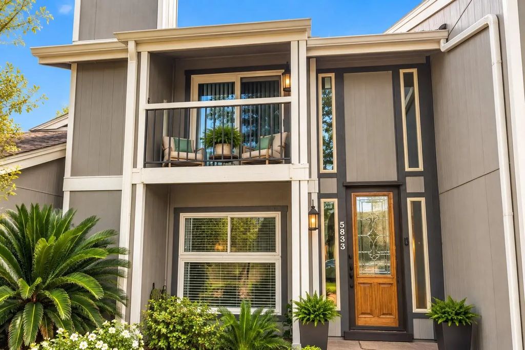 5833 Sunforest Drive, Hockley