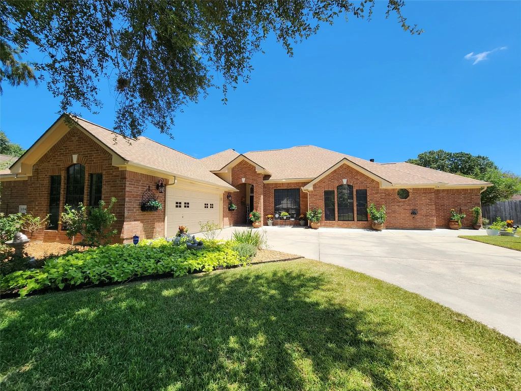 104 Portulaca Street, Lake Jackson