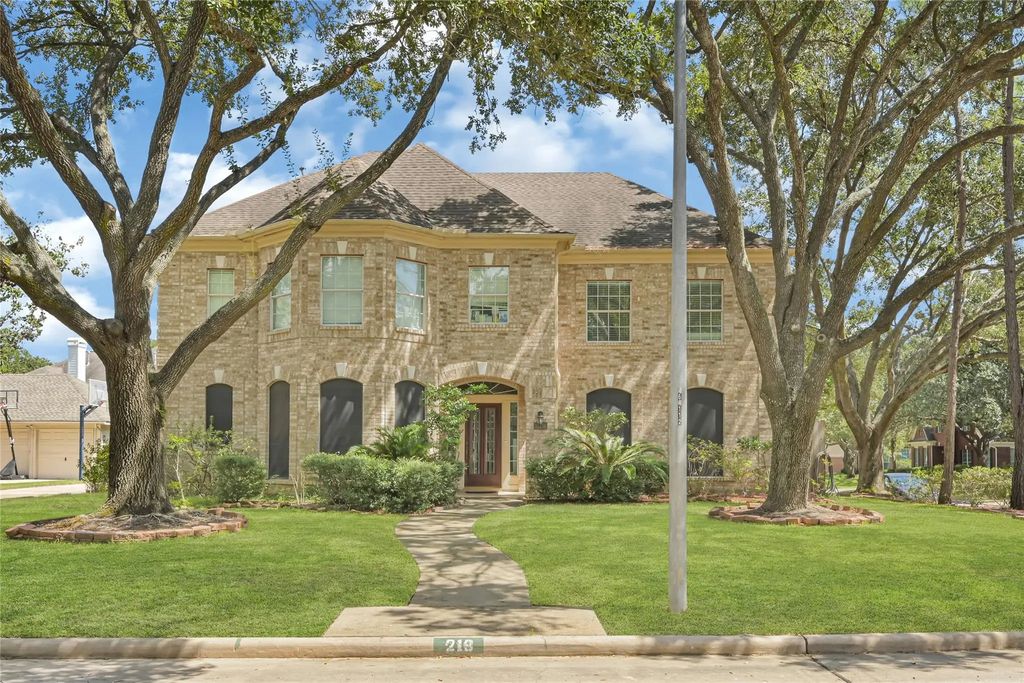 219 Whisper Pass, Houston