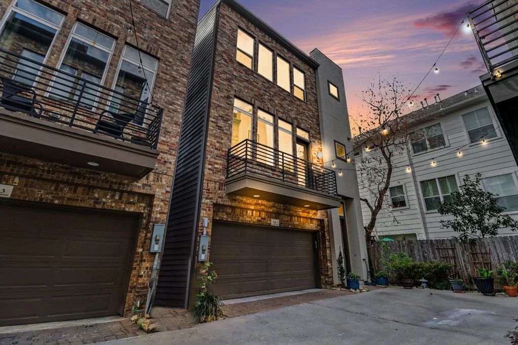 715 Hartman Street, Houston