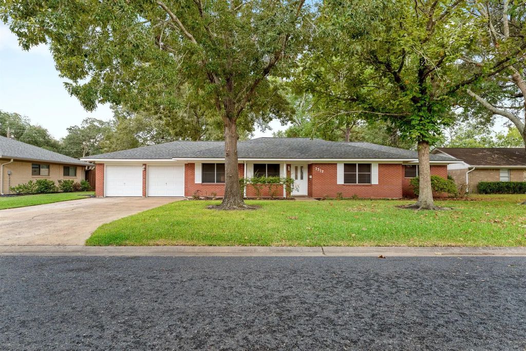 1317 Wallace Street, El Campo
